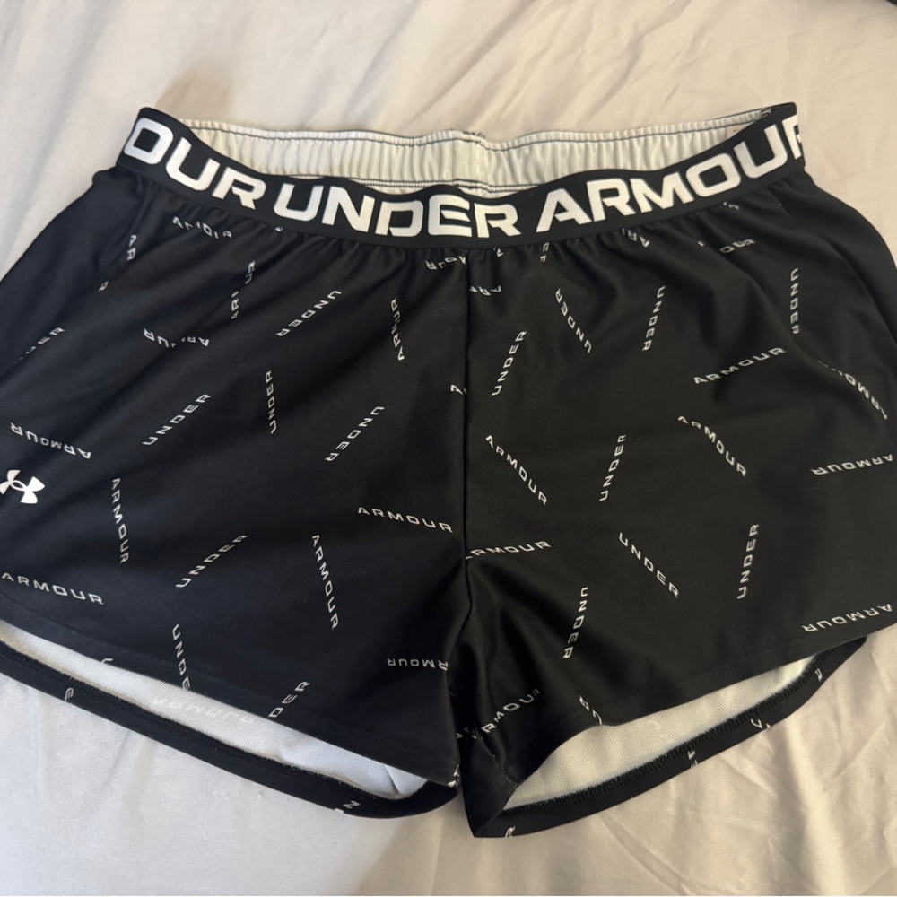 Under Armour Black and White Logo Shorts XL